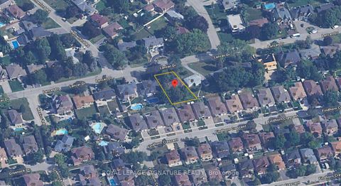 Photo 5 at 33 Lancer Drive, Maple, Vaughan