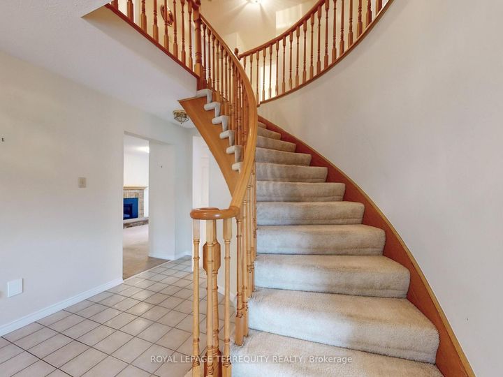 Photo 1 at 4 Mowat Court, Heart Lake East, Brampton