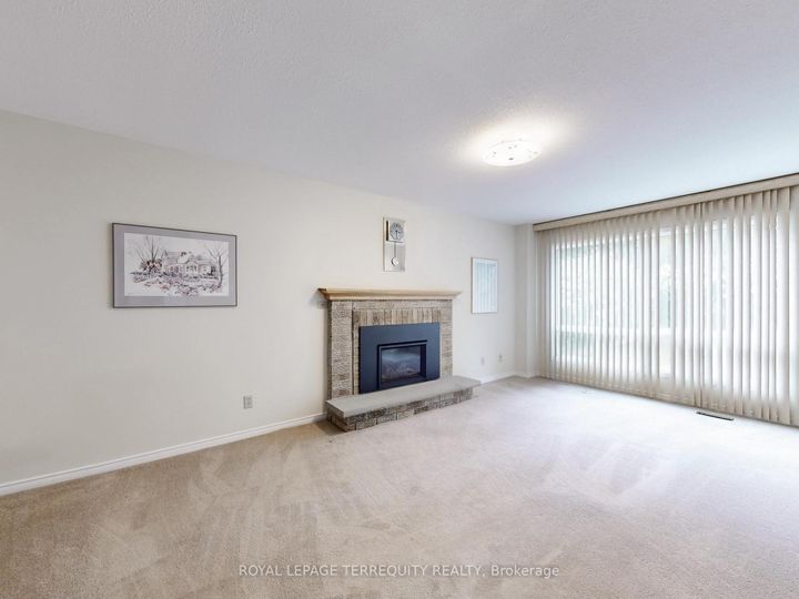 Photo 9 at 4 Mowat Court, Heart Lake East, Brampton