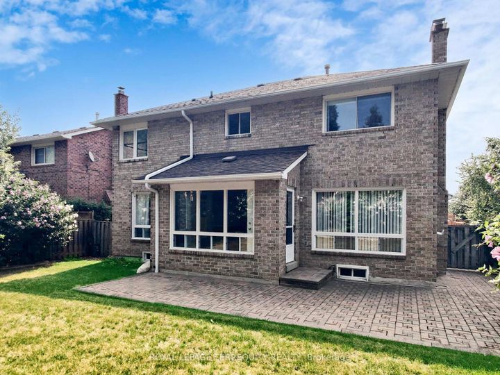 Photo 22 at 4 Mowat Court, Heart Lake East, Brampton