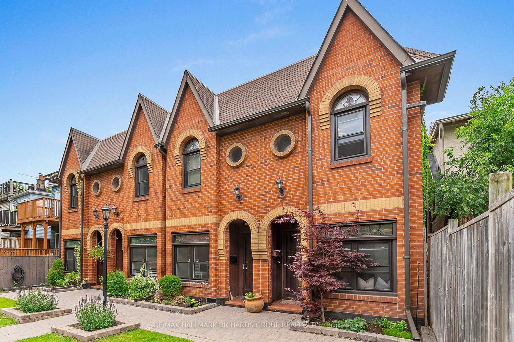 TH11 - 10 Buller Avenue, The Beaches, Toronto 