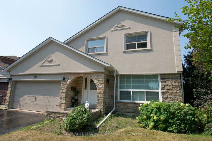 Photo 1 at 54 Avonwick Gate, Donalda, Toronto