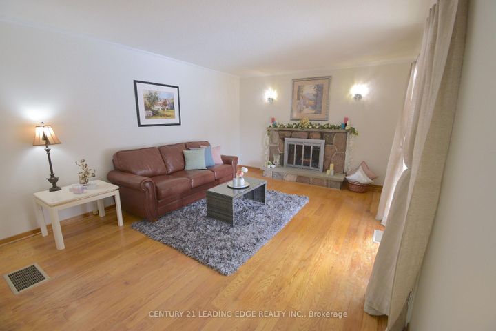 Photo 19 at 54 Avonwick Gate, Donalda, Toronto