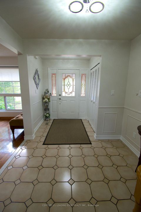 Photo 5 at 54 Avonwick Gate, Donalda, Toronto