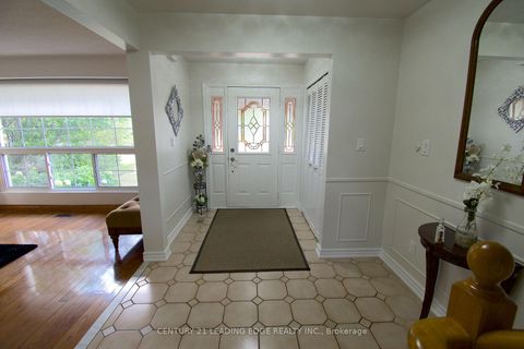 Photo 6 at 54 Avonwick Gate, Donalda, Toronto
