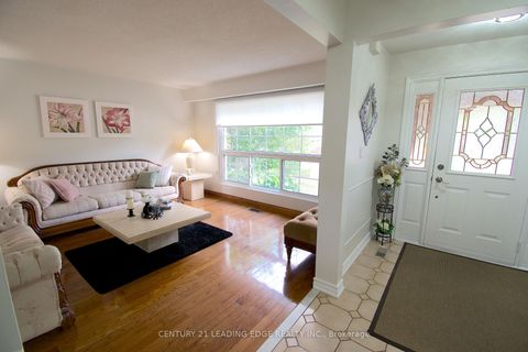 Photo 7 at 54 Avonwick Gate, Donalda, Toronto