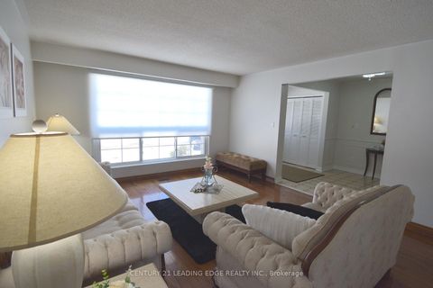 Photo 11 at 54 Avonwick Gate, Donalda, Toronto