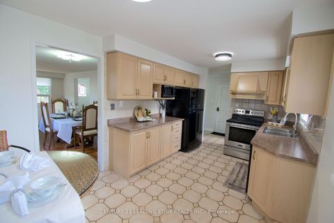Photo 14 at 54 Avonwick Gate, Donalda, Toronto
