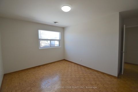 Photo 33 at 54 Avonwick Gate, Donalda, Toronto