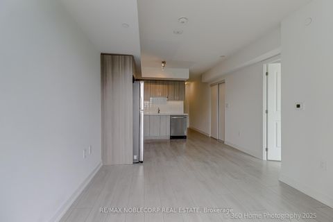 Photo 6 at 508 - 556 Marlee Avenue, Glen Park, Toronto