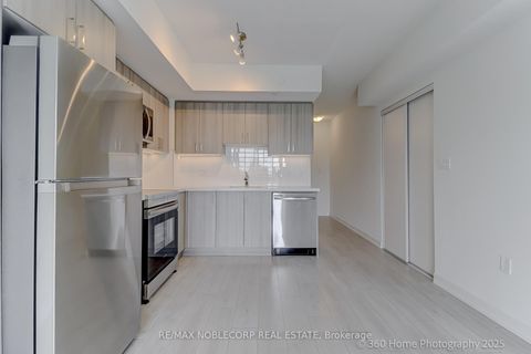 Photo 11 at 508 - 556 Marlee Avenue, Glen Park, Toronto