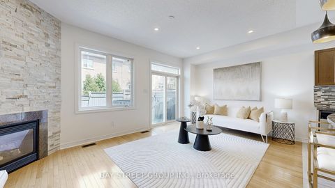 Photo 8 at 3 - 700 Summeridge Drive, Patterson, Vaughan