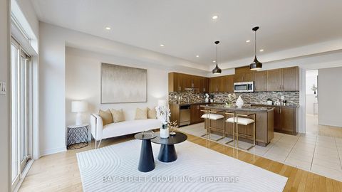 Photo 9 at 3 - 700 Summeridge Drive, Patterson, Vaughan