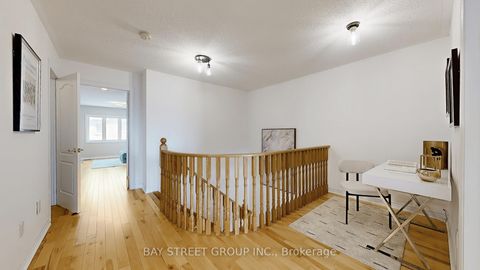 Photo 17 at 3 - 700 Summeridge Drive, Patterson, Vaughan
