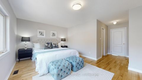 Photo 19 at 3 - 700 Summeridge Drive, Patterson, Vaughan