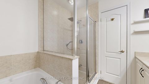 Photo 24 at 3 - 700 Summeridge Drive, Patterson, Vaughan