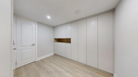 Photo 32 at 3 - 700 Summeridge Drive, Patterson, Vaughan