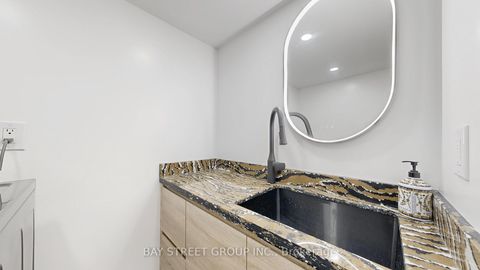 Photo 37 at 3 - 700 Summeridge Drive, Patterson, Vaughan