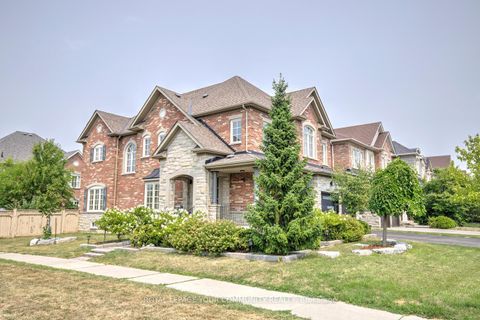 Photo 1 at 2 Aegis Drive, Patterson, Vaughan