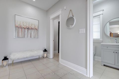 Photo 3 at 2 Aegis Drive, Patterson, Vaughan