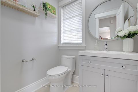 Photo 4 at 2 Aegis Drive, Patterson, Vaughan