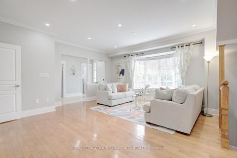 Photo 6 at 2 Aegis Drive, Patterson, Vaughan