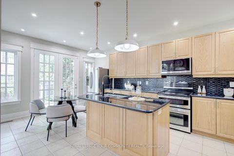 Photo 14 at 2 Aegis Drive, Patterson, Vaughan