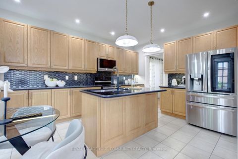Photo 18 at 2 Aegis Drive, Patterson, Vaughan