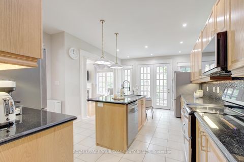 Photo 19 at 2 Aegis Drive, Patterson, Vaughan