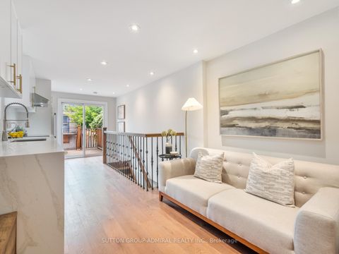 Photo 10 at 398 Crawford Street, Bellwoods, Toronto