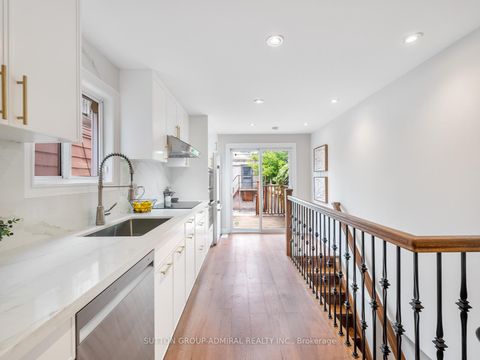 Photo 13 at 398 Crawford Street, Bellwoods, Toronto