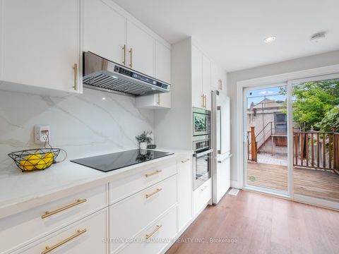 Photo 14 at 398 Crawford Street, Bellwoods, Toronto