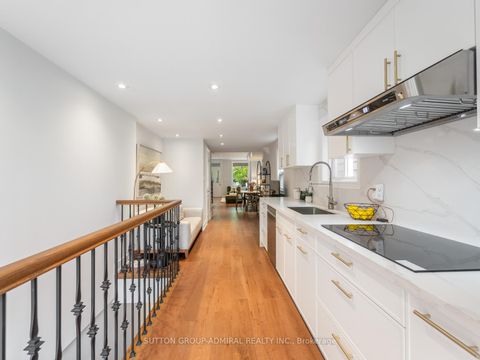 Photo 15 at 398 Crawford Street, Bellwoods, Toronto