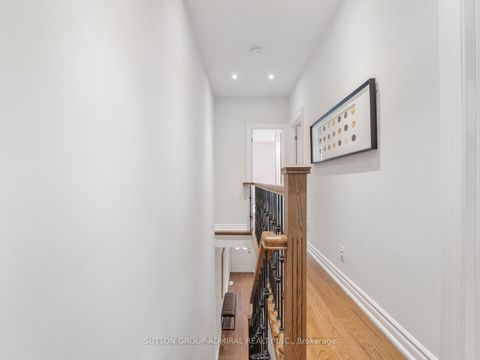 Photo 17 at 398 Crawford Street, Bellwoods, Toronto