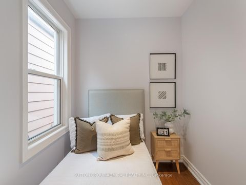 Photo 22 at 398 Crawford Street, Bellwoods, Toronto