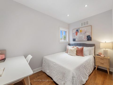 Photo 23 at 398 Crawford Street, Bellwoods, Toronto