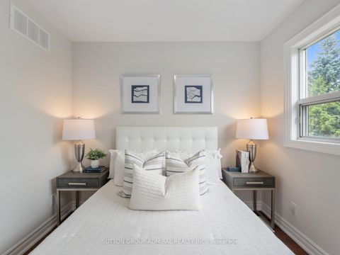 Photo 27 at 398 Crawford Street, Bellwoods, Toronto