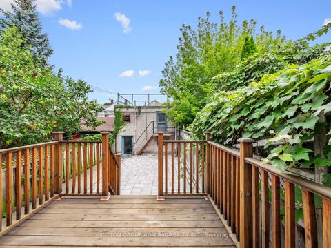 Photo 36 at 398 Crawford Street, Bellwoods, Toronto