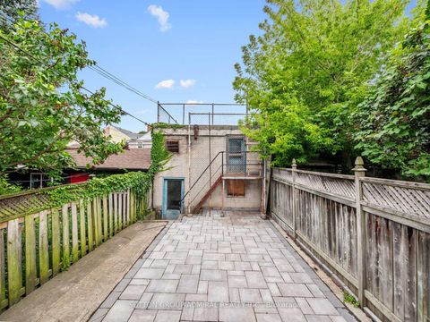 Photo 37 at 398 Crawford Street, Bellwoods, Toronto