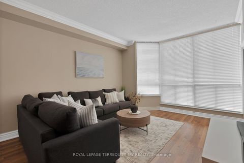 Photo 8 at 113 - 309 Major Mackenzie Drive E, Harding, Richmond Hill