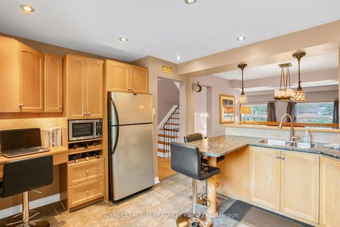 Photo 12 at 74 Silver Shadow Path, Markland Wood, Toronto