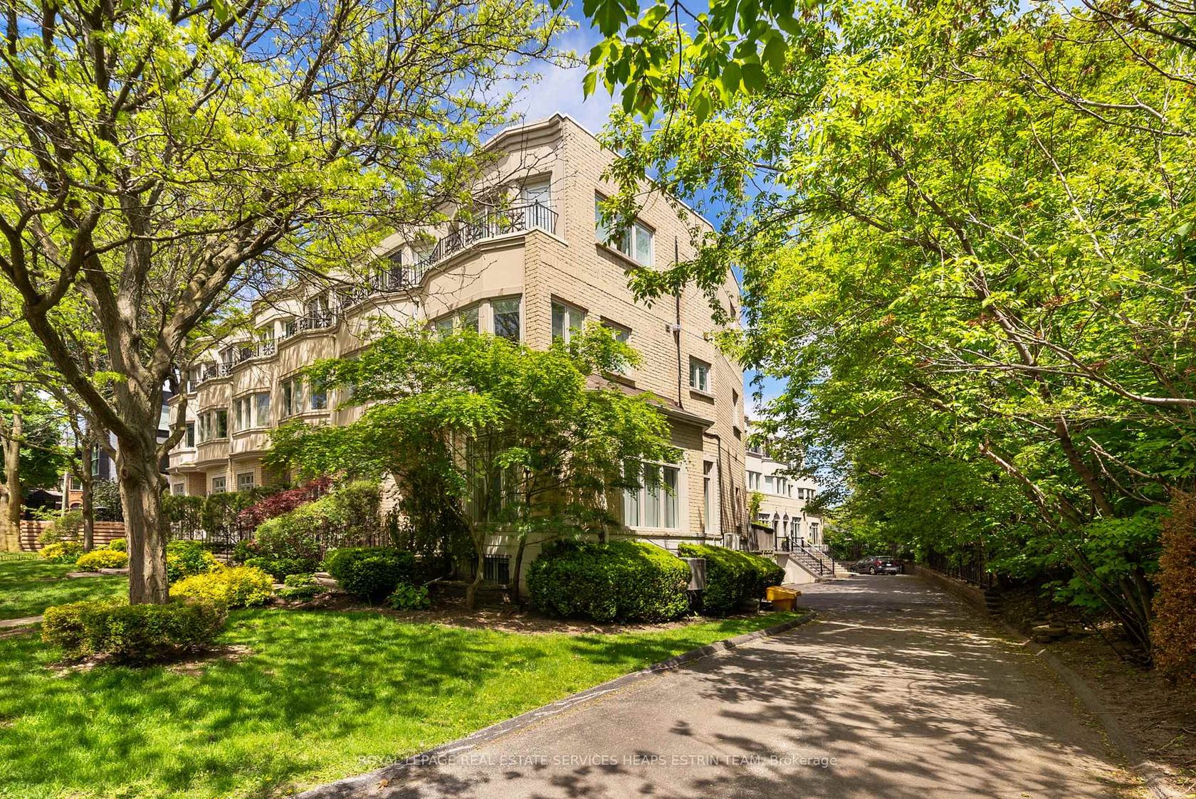 9 Gange Avenue, St. Clair, Toronto 