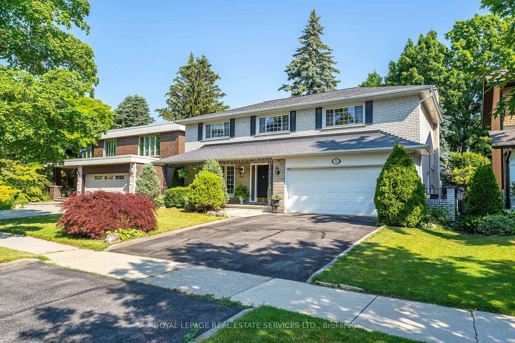 36 Courtsfield Crescent, Humber Valley, Toronto by Loree Meneguzzi Real Estate 36 Courtsfield Crescent, Humber Valley, Toronto