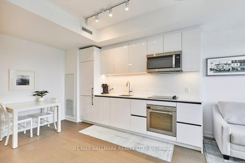 Photo 2 at 636 - 150 Logan Avenue, South Riverdale, Toronto
