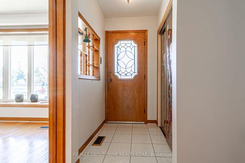 Photo 5 at 2054 Bridge Road, WO West, Oakville