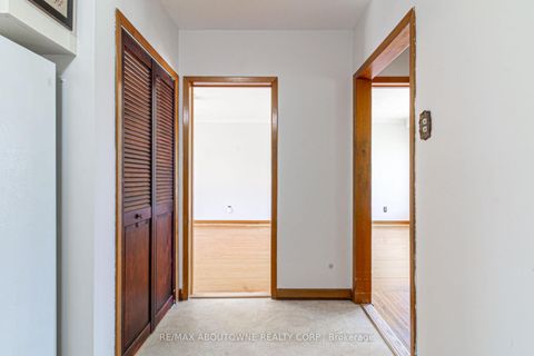Photo 7 at 2054 Bridge Road, WO West, Oakville