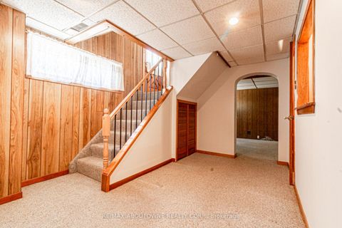 Photo 18 at 2054 Bridge Road, WO West, Oakville