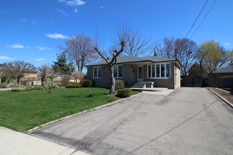 Photo 33 at 2054 Bridge Road, WO West, Oakville