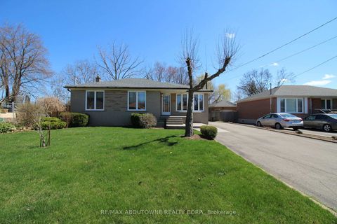 Photo 34 at 2054 Bridge Road, WO West, Oakville