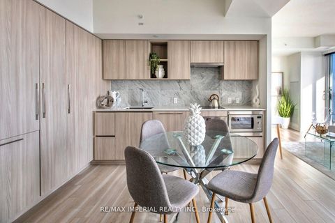 Photo 1 at 611 - 19 Bathurst Street, Waterfront Communities C1, Toronto